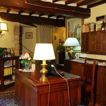 Torre Sangiovanni E Ristorante Da Rosary 3*