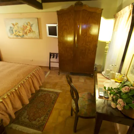 ホテル Torre Sangiovanni E Ristorante Da Rosary