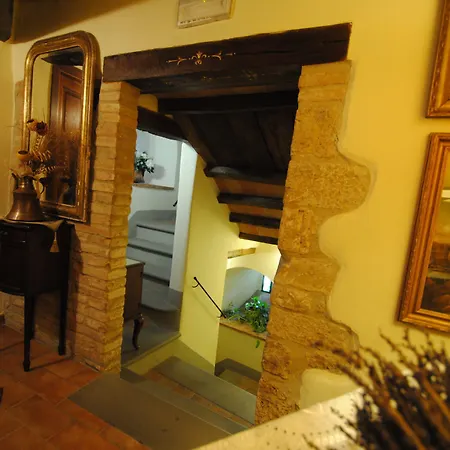 Torre Sangiovanni E Ristorante Da Rosary 3*