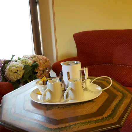 Torre Sangiovanni E Ristorante Da Rosary 3* トーディ