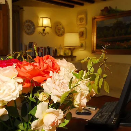 Torre Sangiovanni E Ristorante Da Rosary ホテル 3*