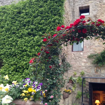 Torre Sangiovanni E Ristorante Da Rosary Отель