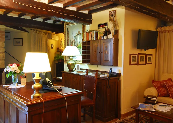 Torre Sangiovanni E Ristorante 3* Todi