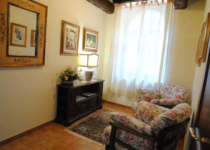 Hotel Torre Sangiovanni E Ristorante Todi